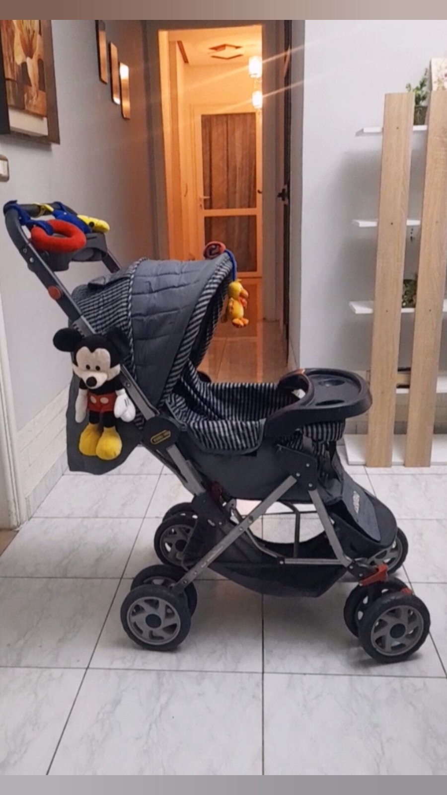 ✨ Poussette bébé double face presque neuve – légère et facile à plier + jouets cadeau 🎁