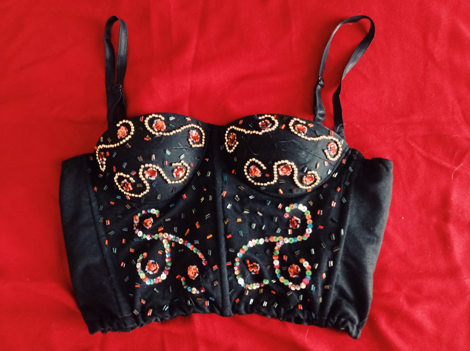Très beau corset brodé 