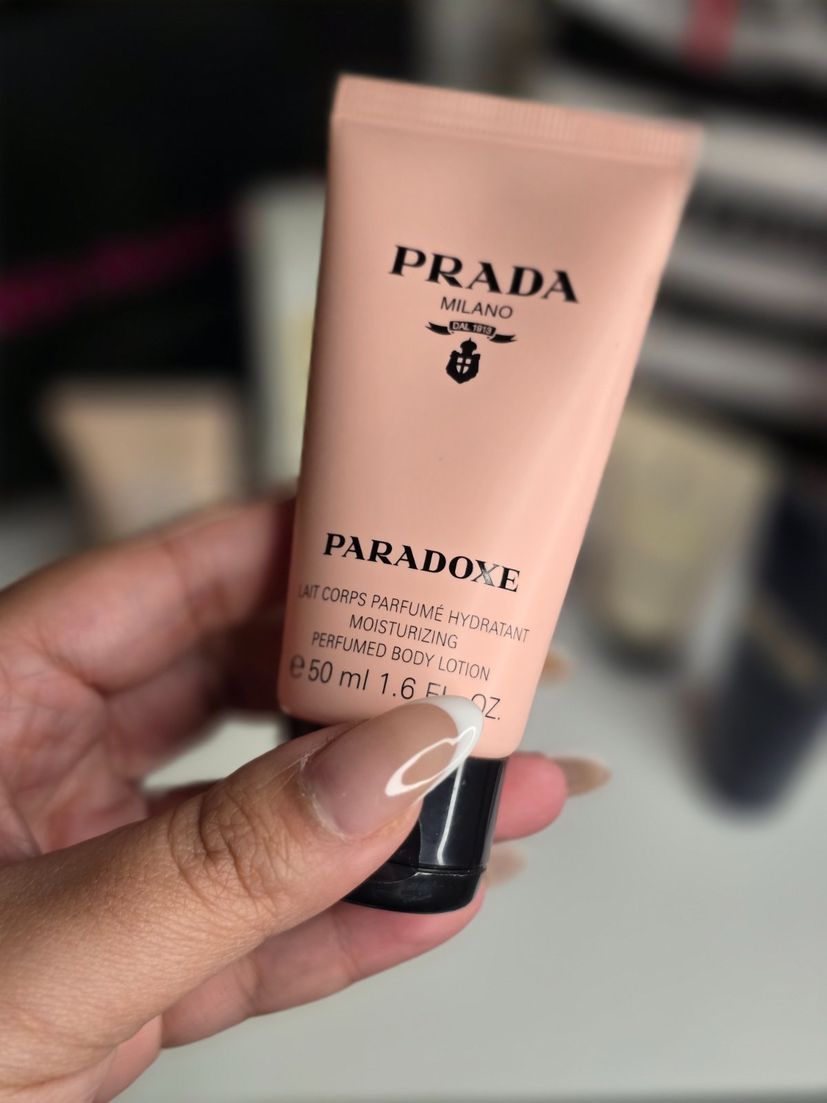 Lait patfumè Prada Paradoxe 