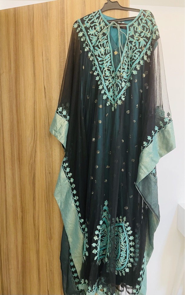 Caftan papillon vert,noir et doré 
