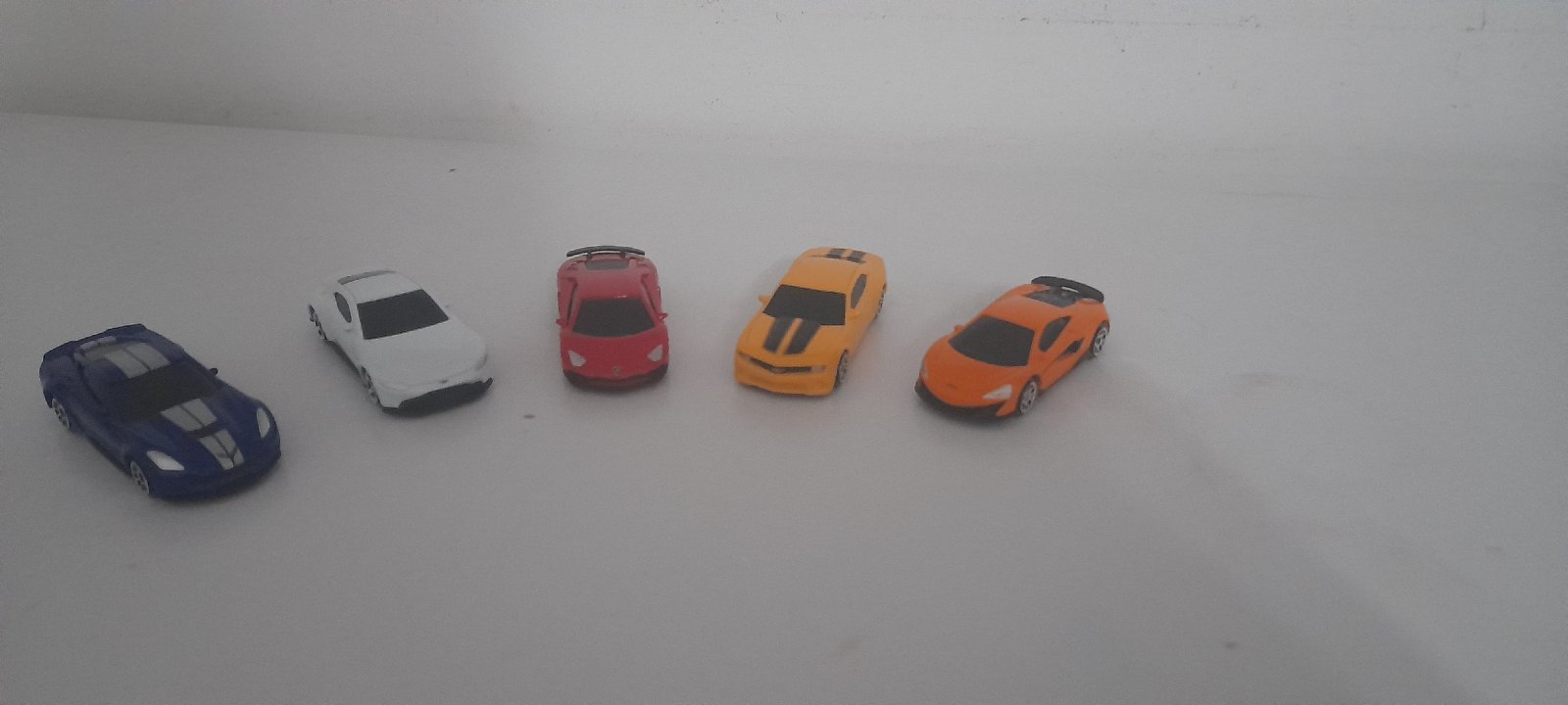 5 petites voitures