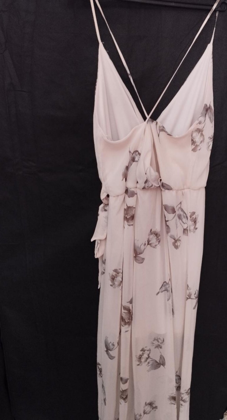 Robe brotelle fleuri balnc