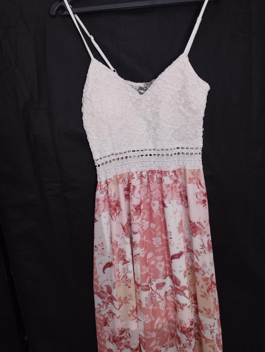 Robe blanc fleuri