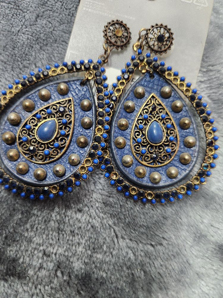 Boucle d'oreille bleu