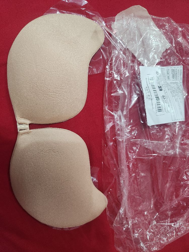 Soutien de gorge adhésif dos nu 