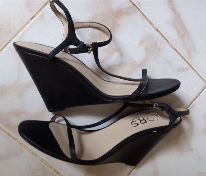 Très très chic Escarpins marque Michael kors 
