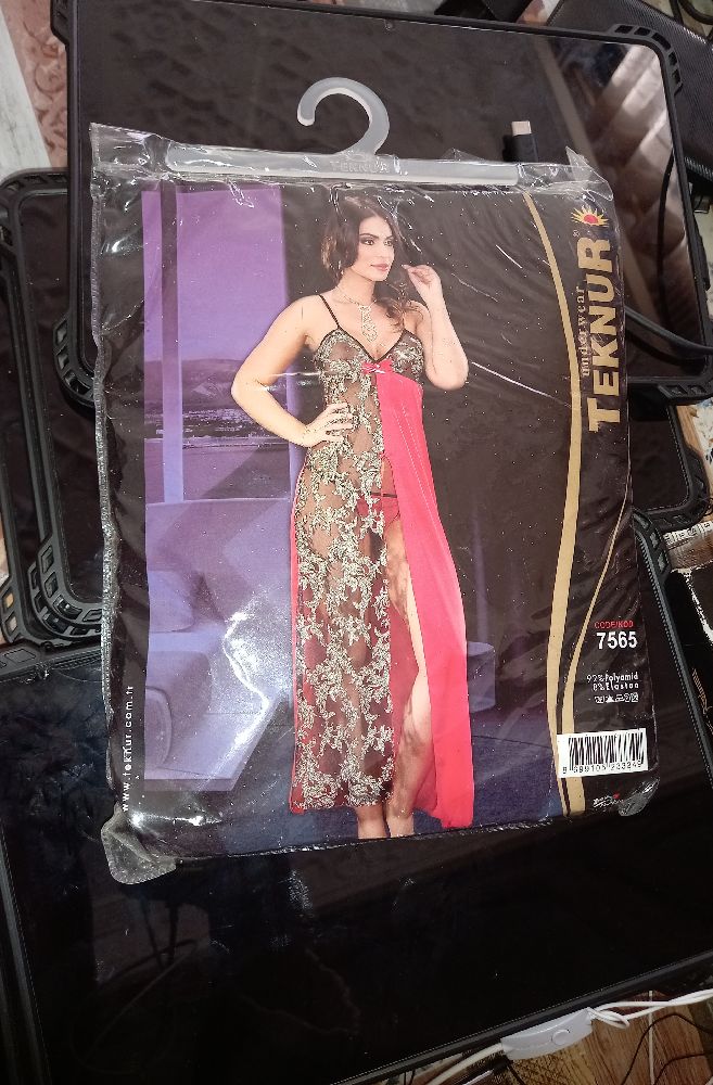 chemise de nuit doux pièces neuf son taille mais tlabes taille 36 