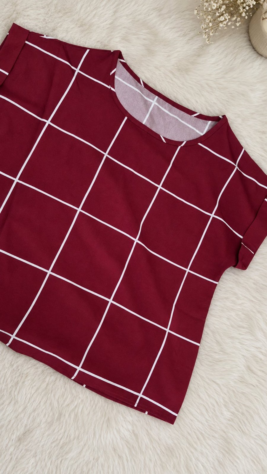 T-shirt SHEIN bordeaux à carreaux blancs