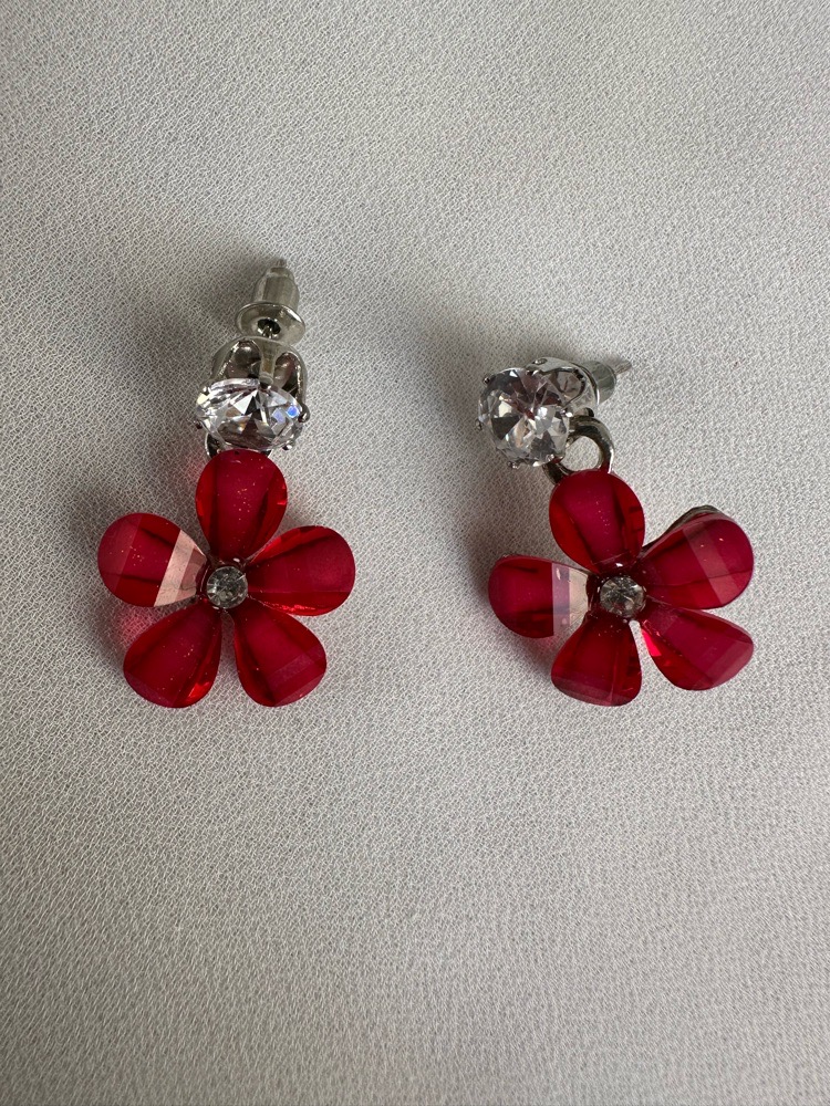 Boucles d’oreilles prestige jamais portées