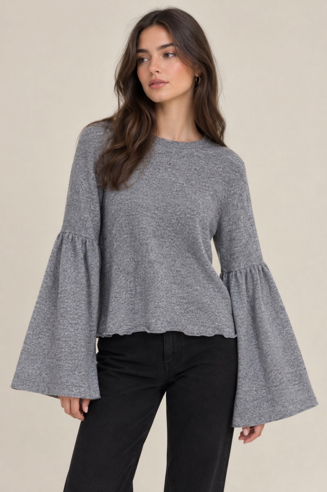 A gray crewneck knit sweater from Zara 🩶