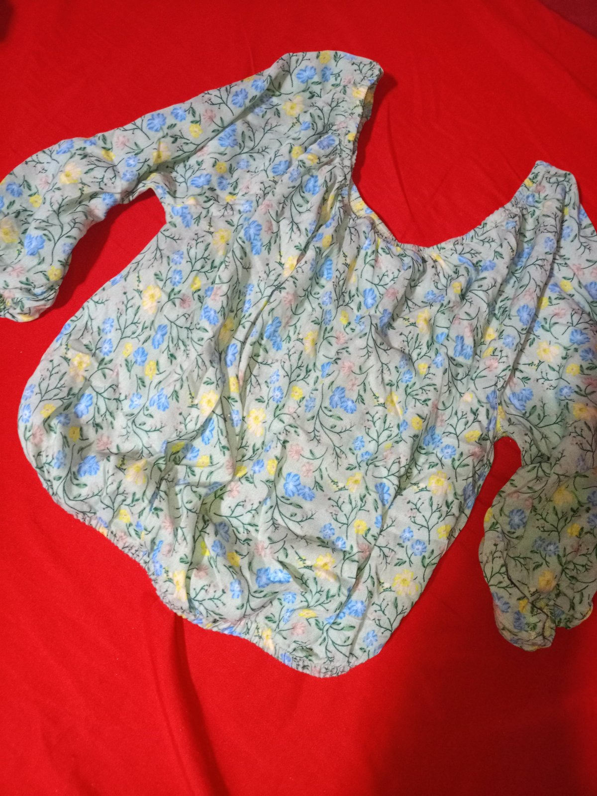 Ensemble pantalon et haut – Motif fleuri
