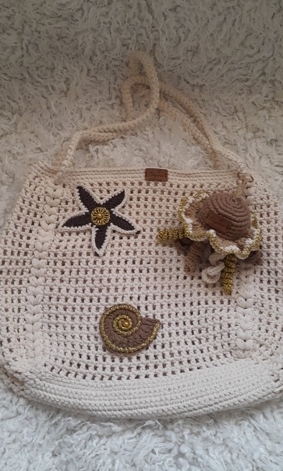 Sac de plage avec pendentifs en crochet 