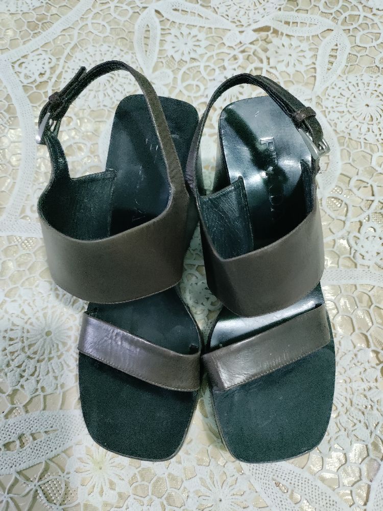 Belle sandales de Prada 