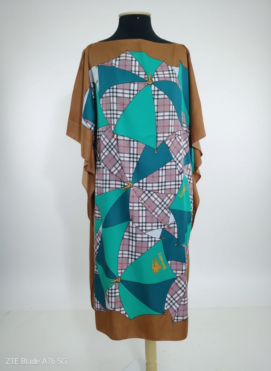  Robe deux grands foulards Burberry 