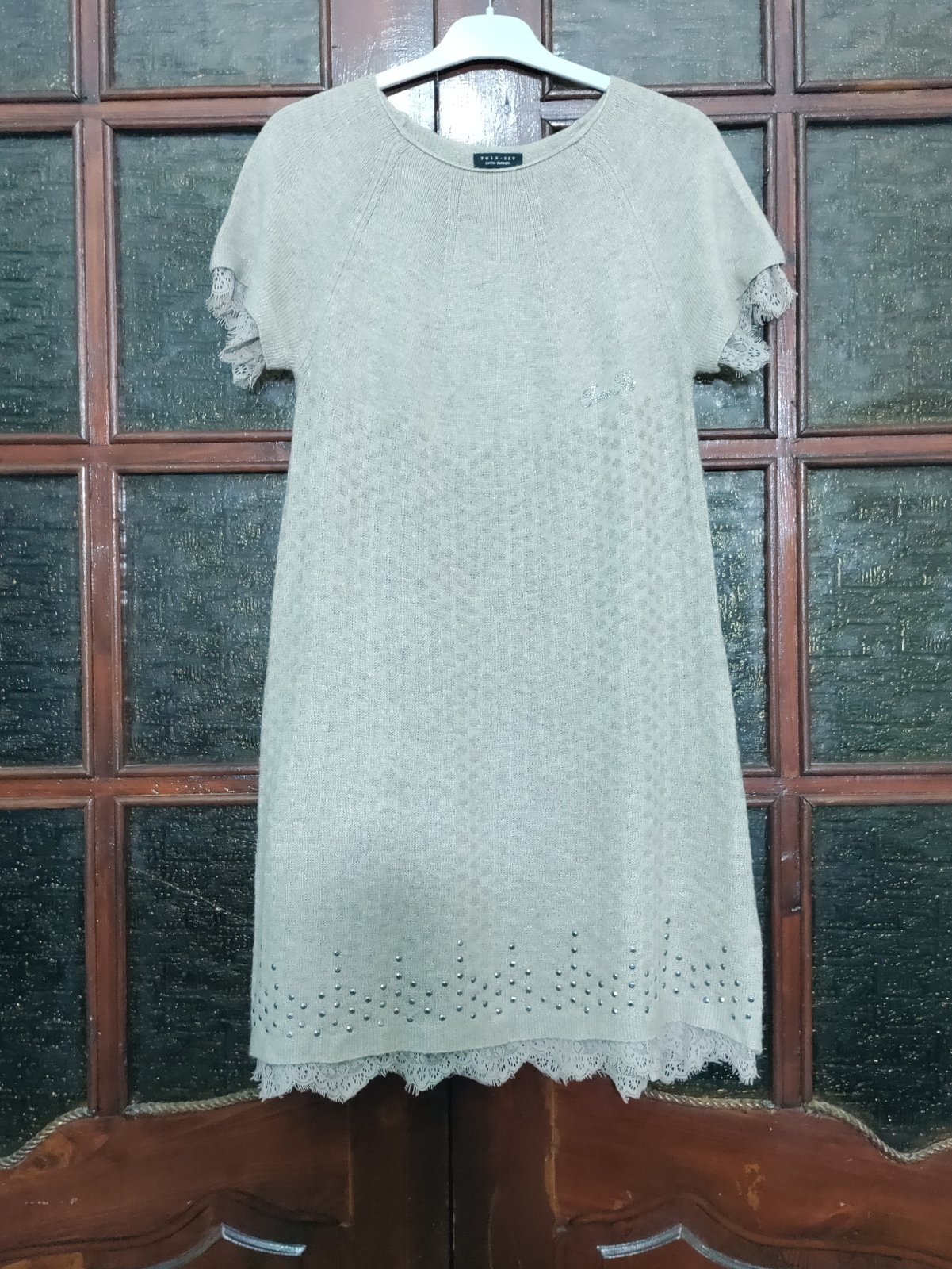 Belle robe de Twin-Set tour de poitrine 84cm correspond à la taille 36 e longueur 90cm