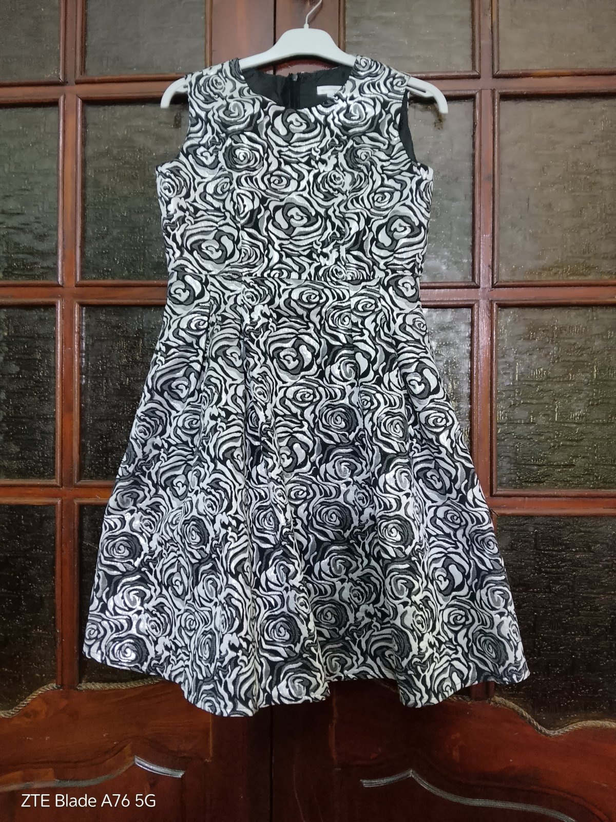 Robe argenté et noir
