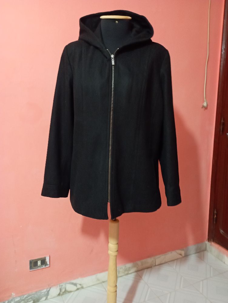 Manteau court Anne Klein très magnifique 