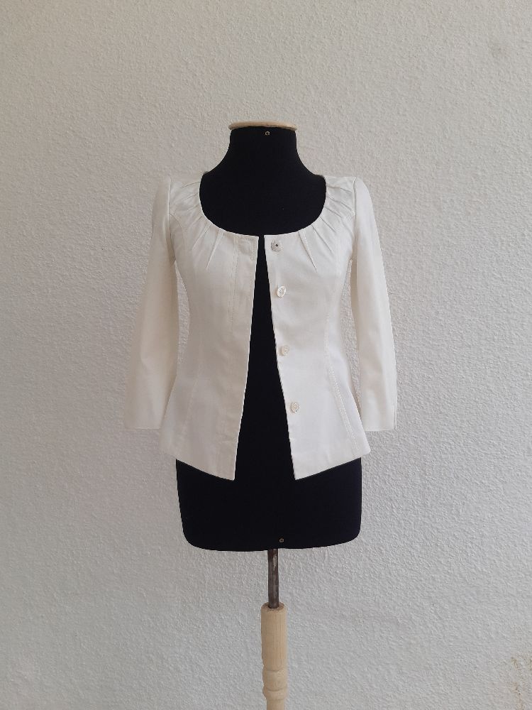 Magnifique veste de Escada taille 34 toure de poitrine 84Cm
