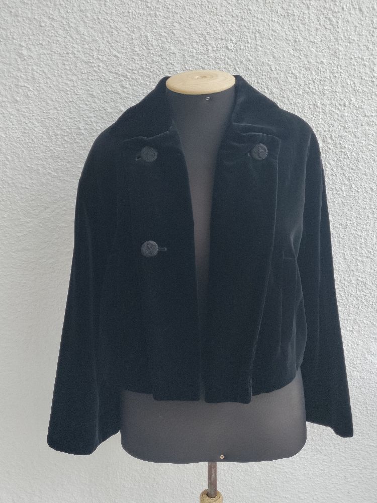 Belle veste de zapa,toure de poitrine 116cm, coressponde al taille française 52