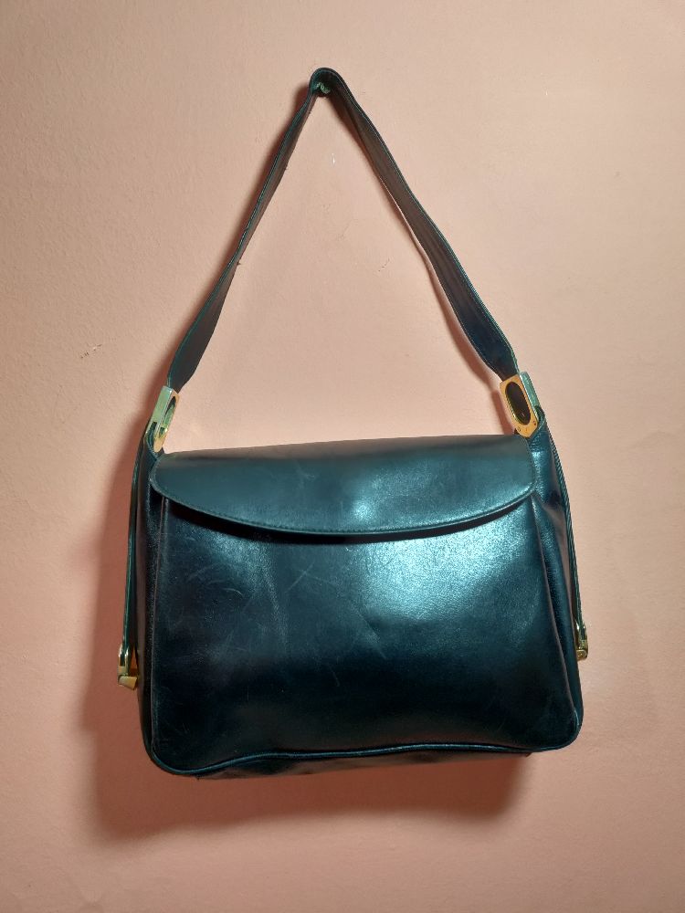Magnifique sac vintage en cuir fait main avec fermeture plaqués or 