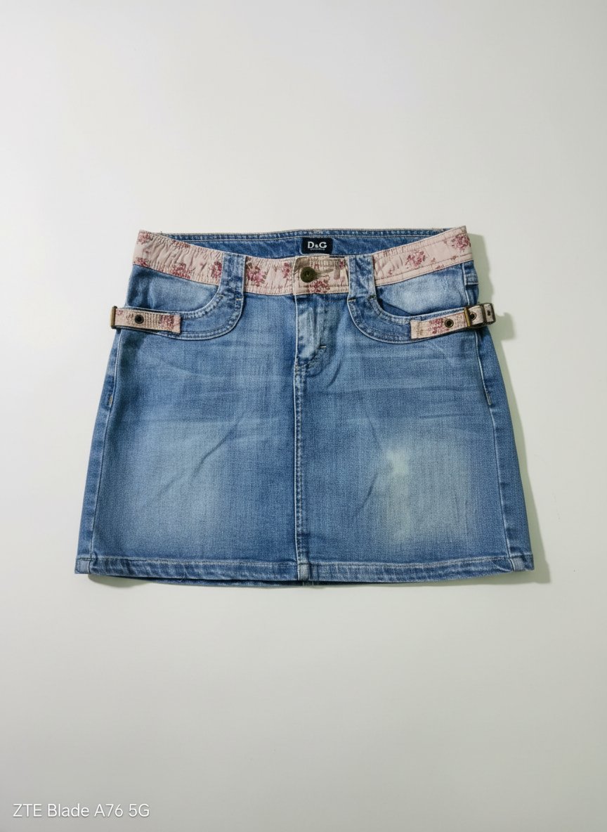 Mini Jupe jeans D& G.  