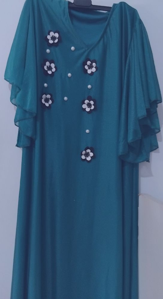 Robe soirée فيها بطان