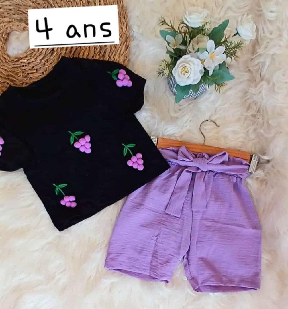 Tenue fille neuf 4 ans 