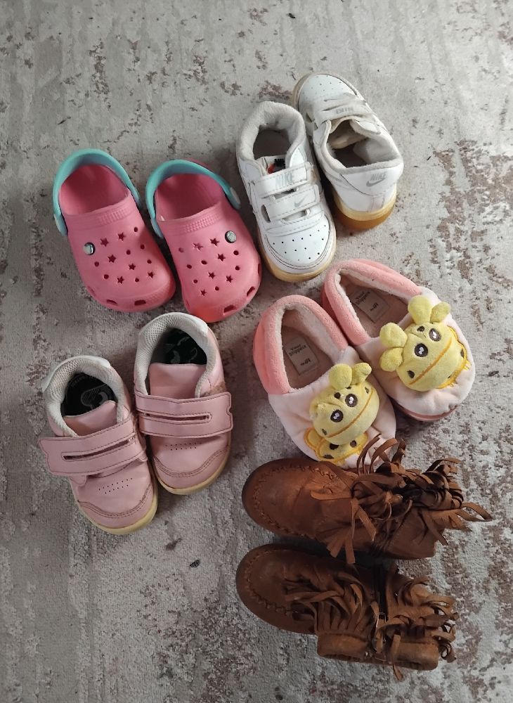 Lot chaussures bébé 