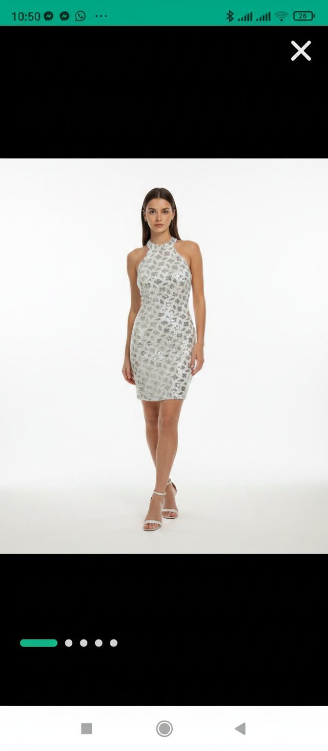Très belle robe cérémoniale  blanche avec étiquette jamais portée 