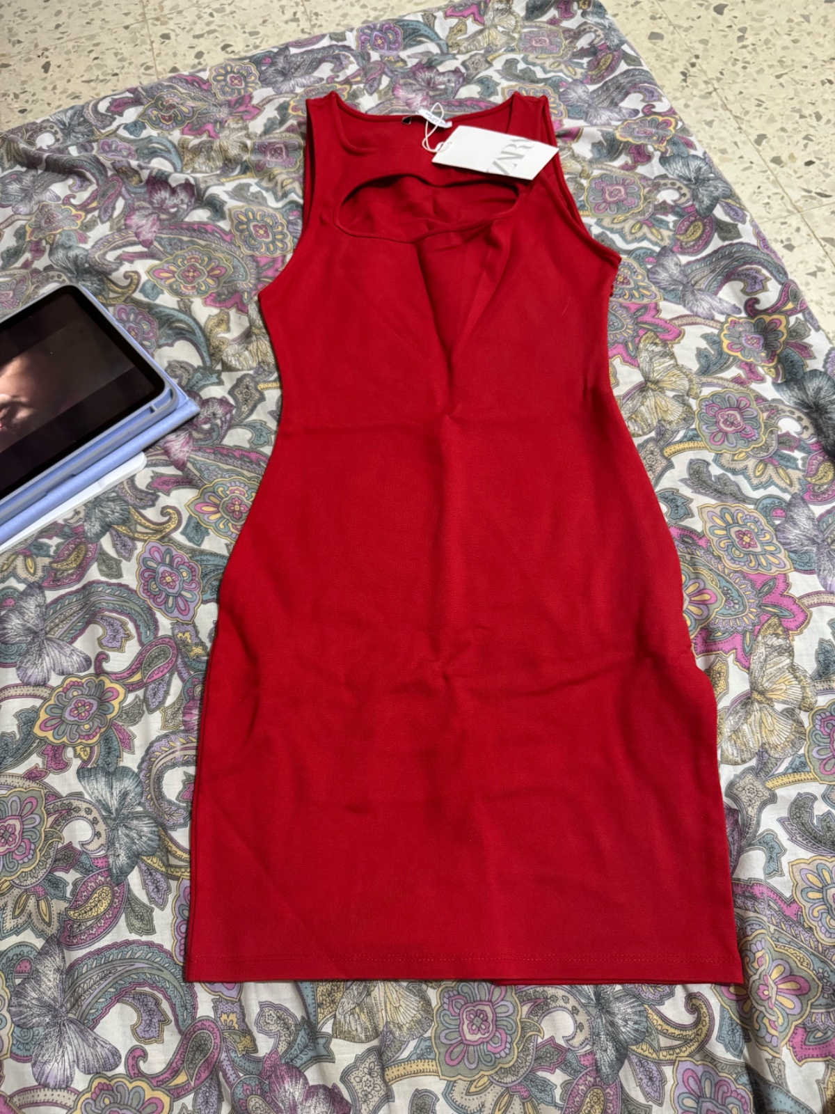Robe zara rouge neuf 