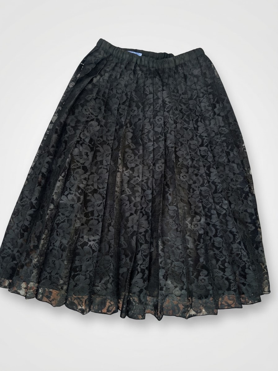 Jupe noir dentelle tres classe 