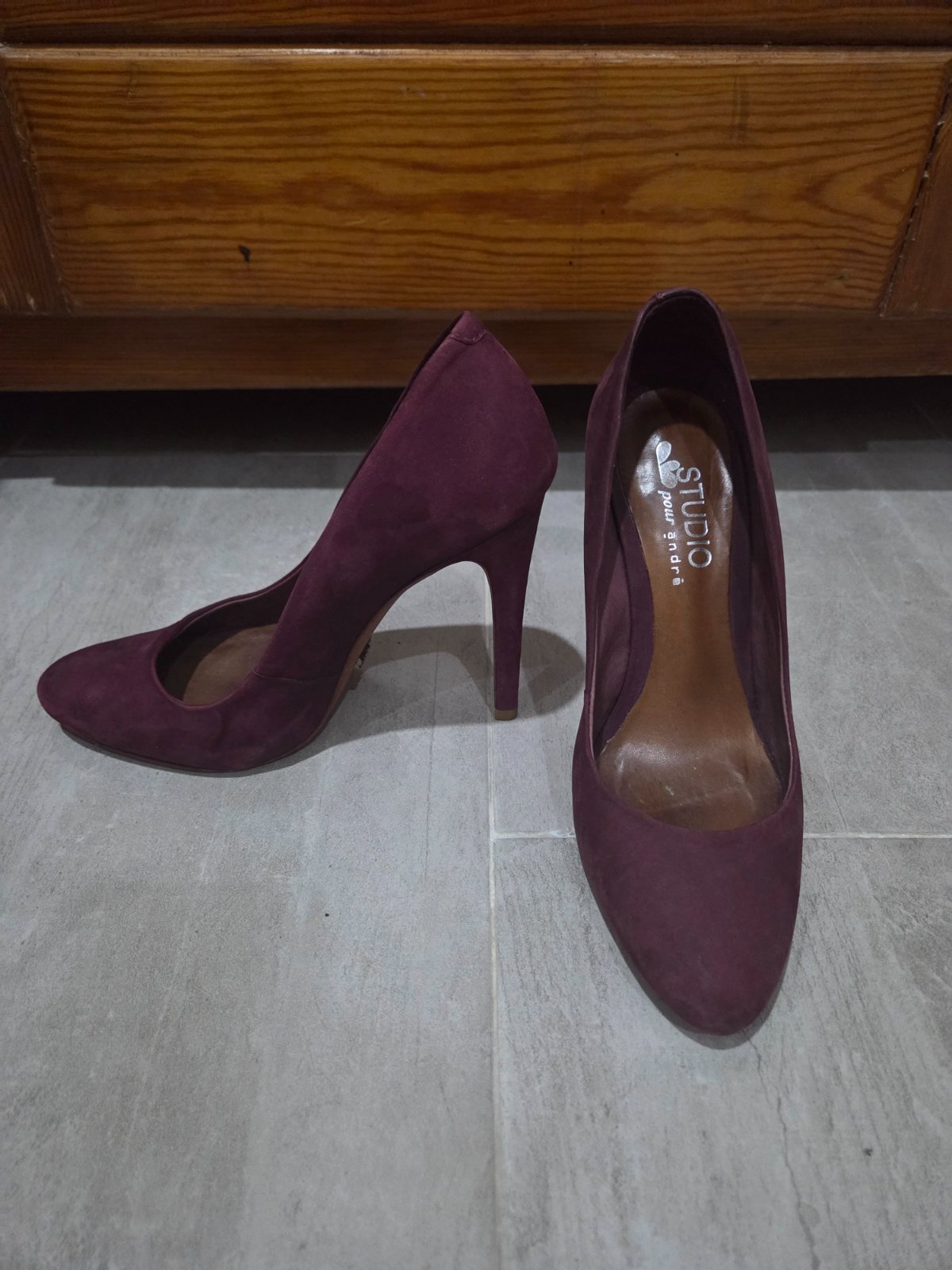 Chaussure escarpin mauve marque Andre