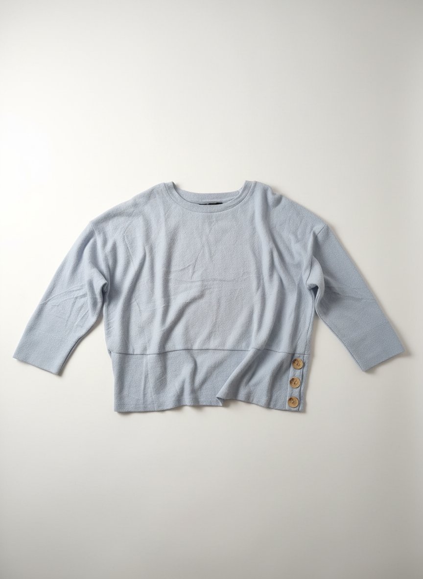 Pull oversize bleu pastel manches longues avec des détails en Doré 💗💗 profitez des promos dabchy