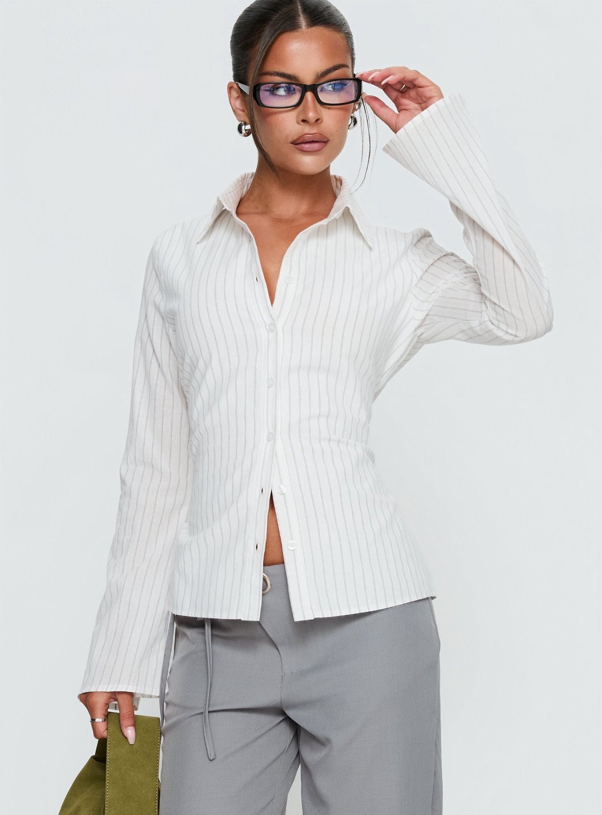 Chemise blanche rayé boutonnée jamais porté de la marque H&M