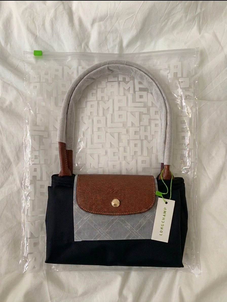 Sac Longchamp noir neuf très spacieux 