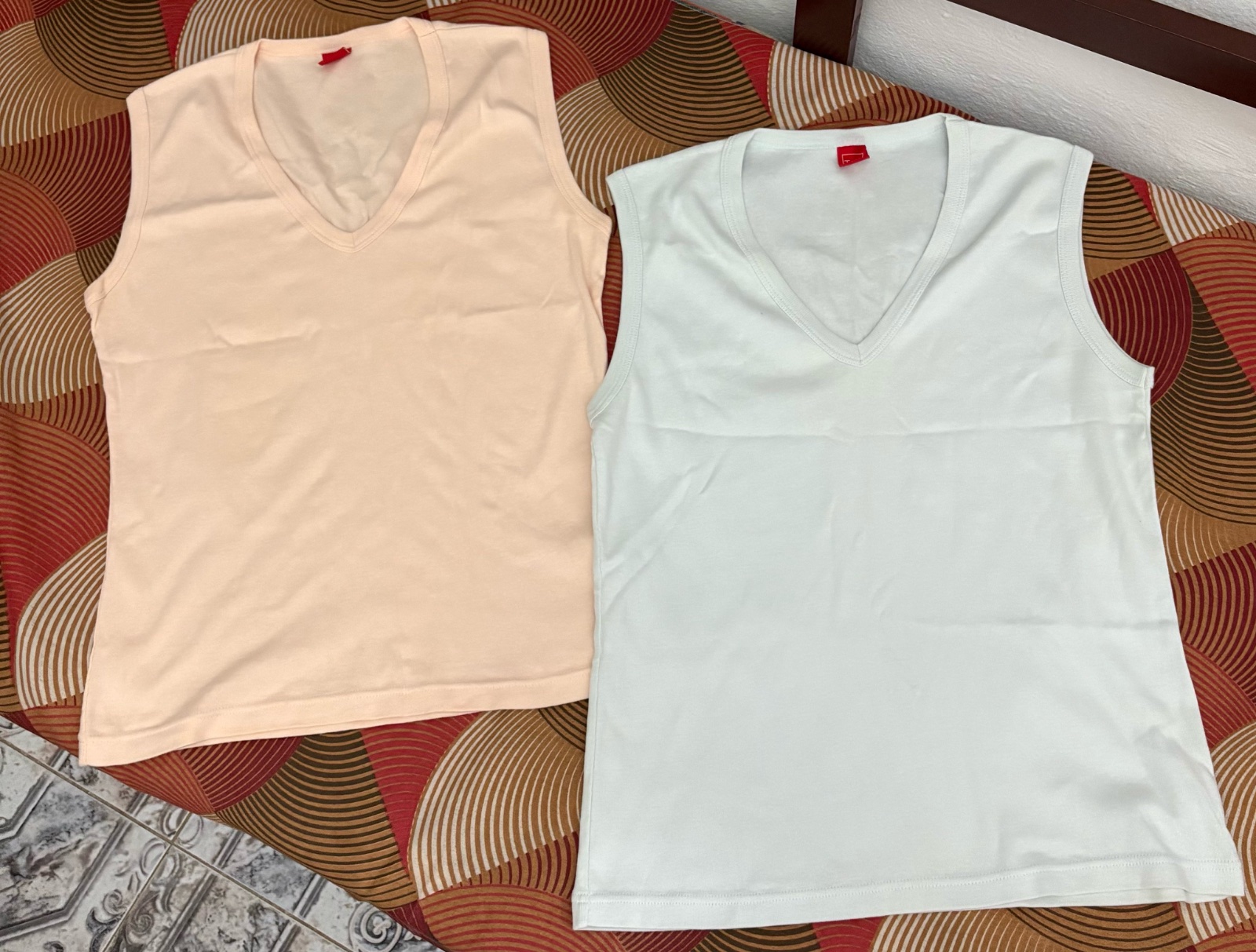 Lot de deux débardeurs 100% coton