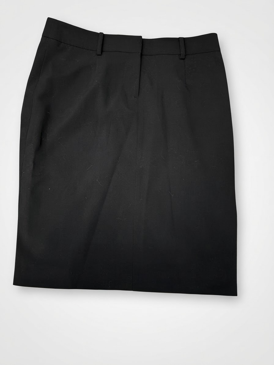 Jupe droite noire avec fente