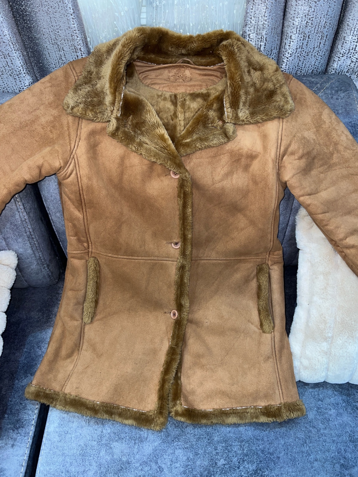 Manteau hiver camel avec doublure en fausse fourrure