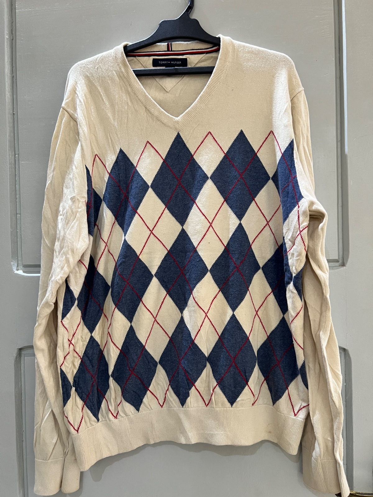 Pull en maille col V de la marque Tommy Hilfiger