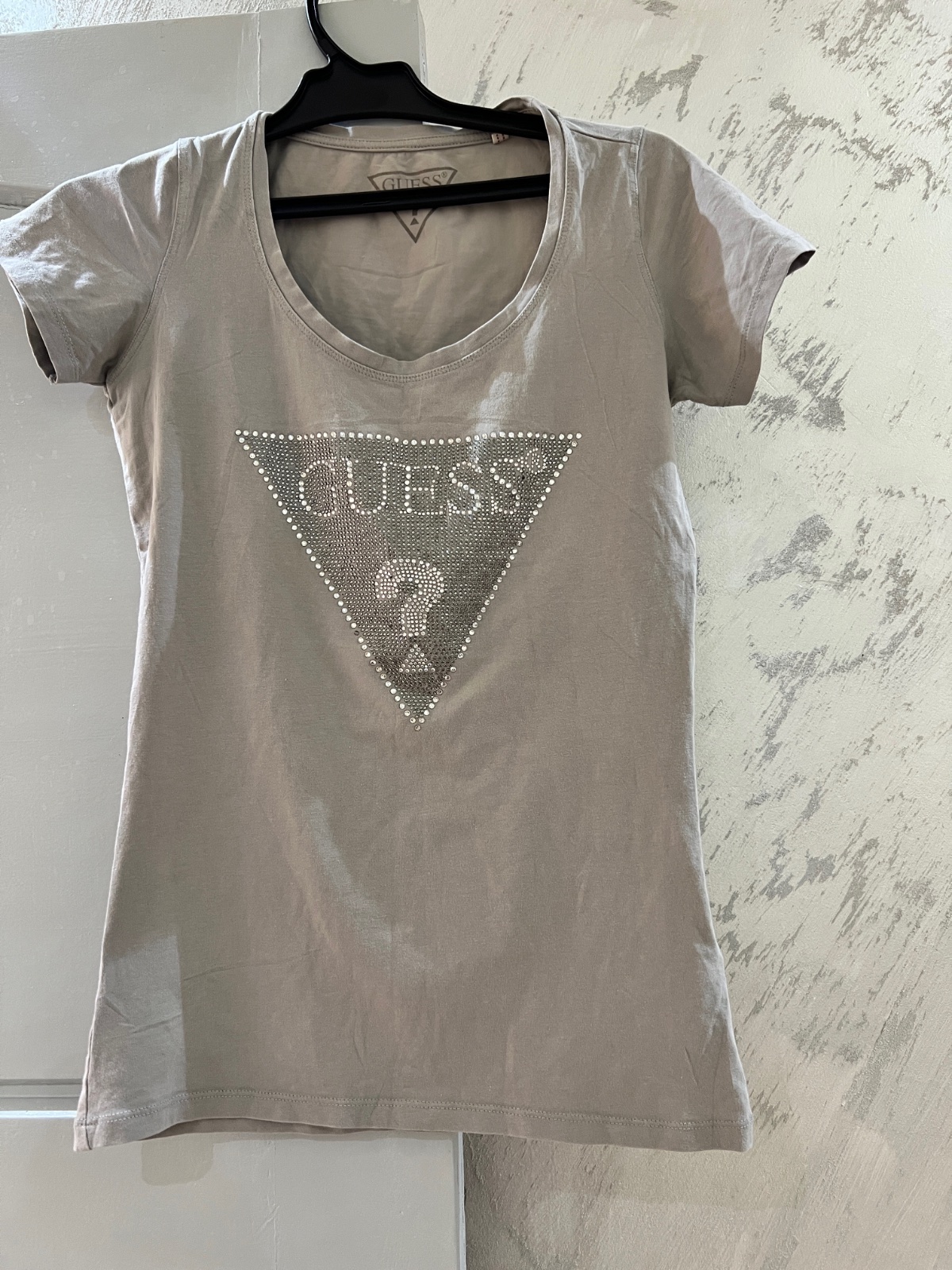 -shirt pour femme de la marque Guess