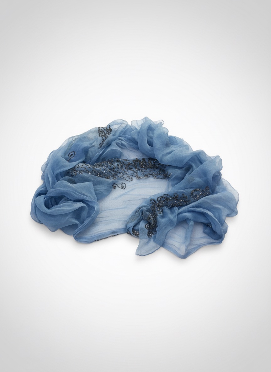 Superbe foulard soire'e bleu ciel en mousseline avec broderie