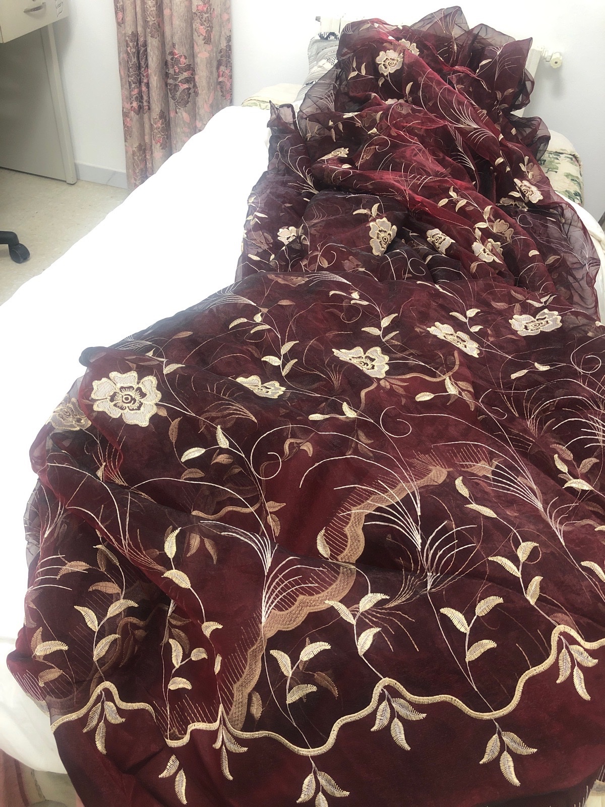 Rideau rouge bordeau fleuri 4m/3m