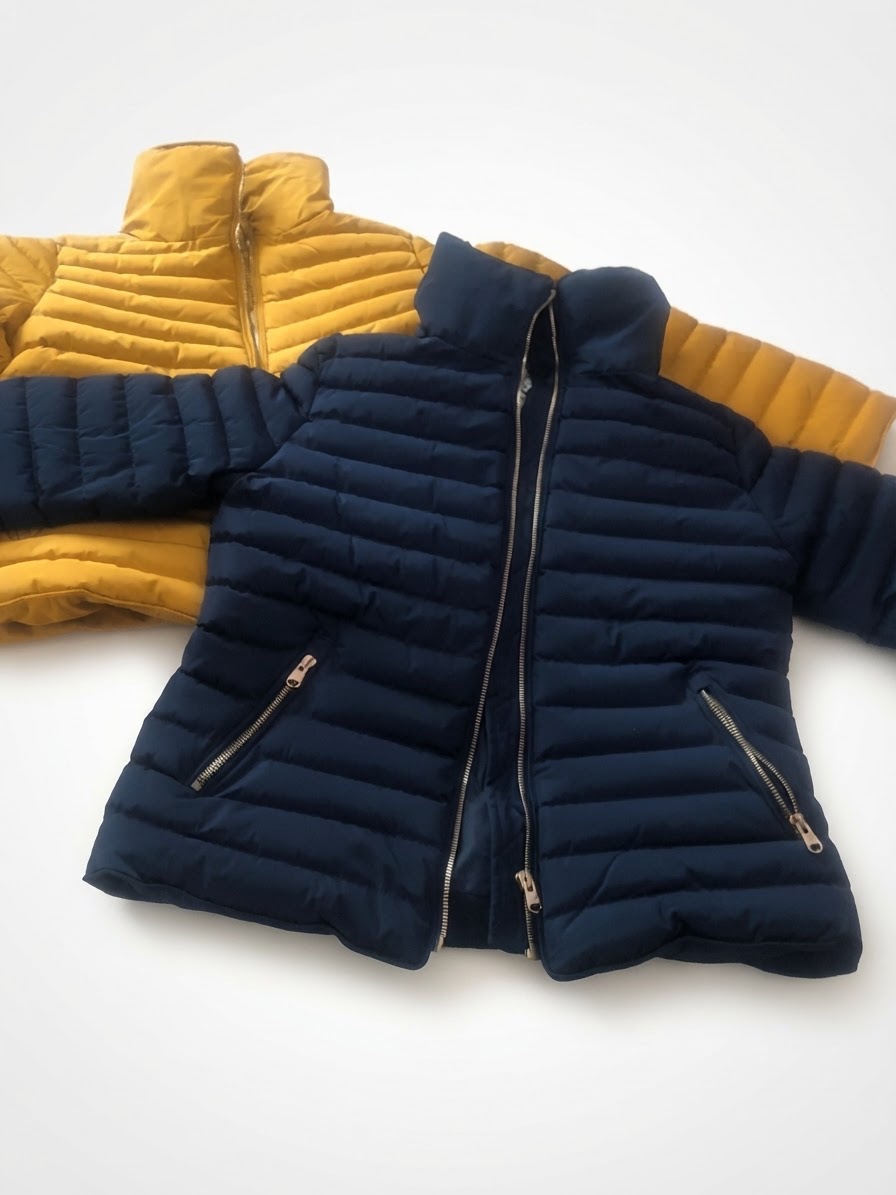 Lot de doudounes neuf sans etiquettes a vendre pour jeunes filles