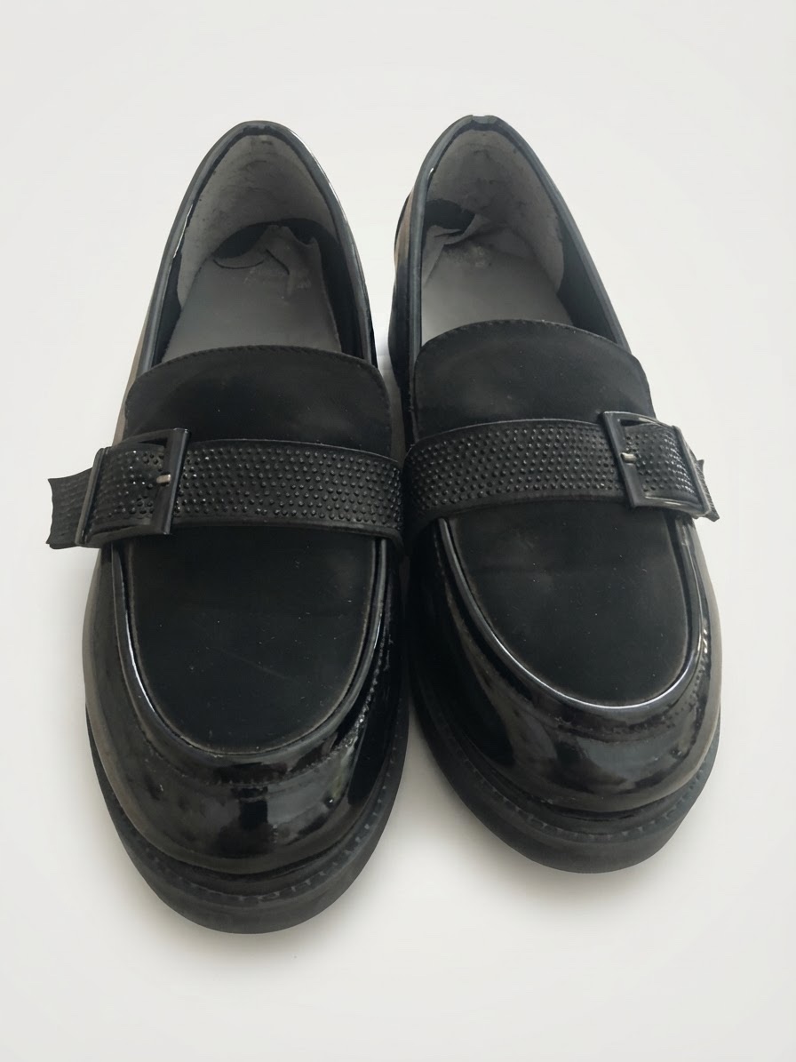Chaussures bershka noirespointure 39en tres bon etat