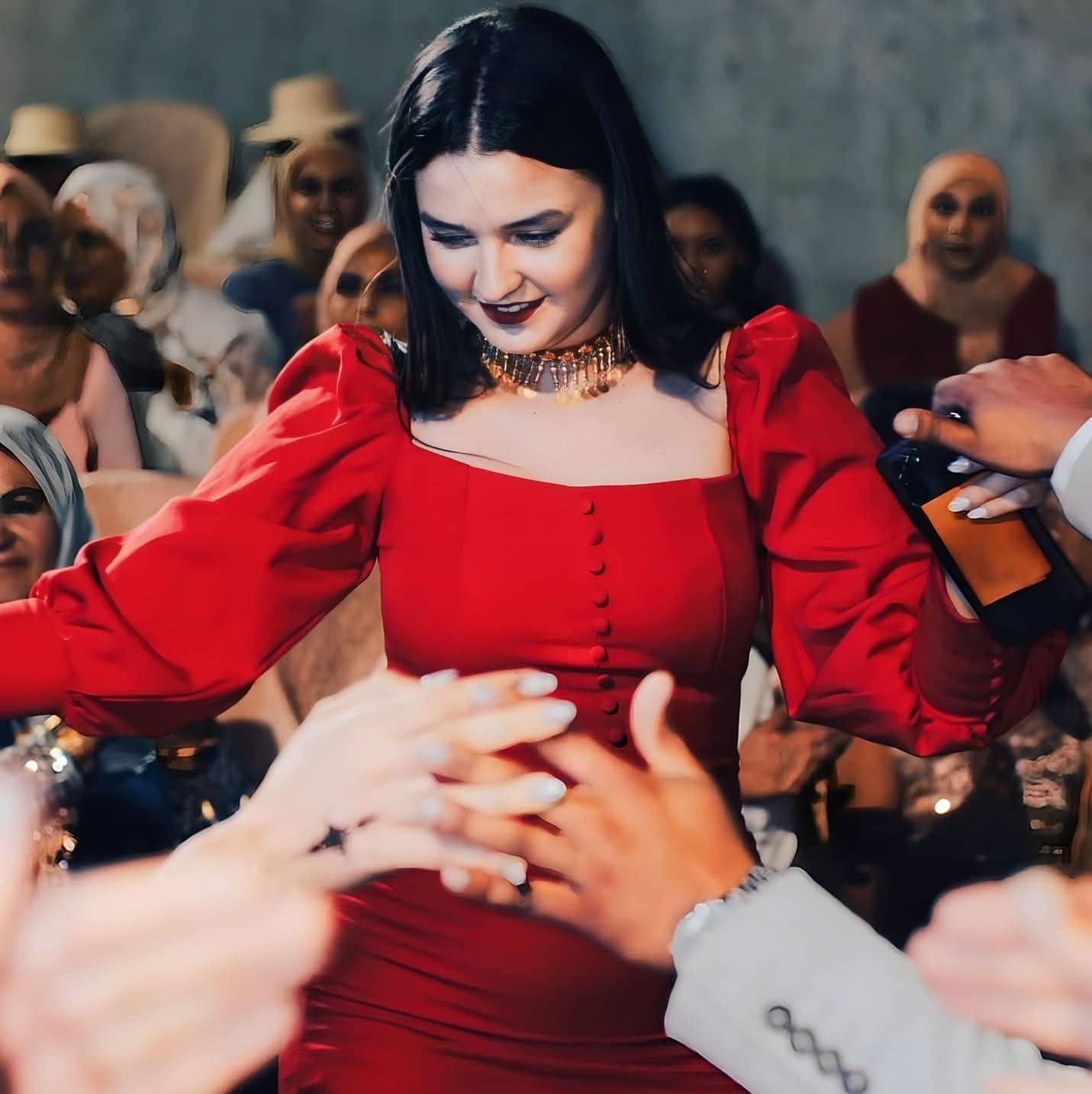 Robe rouge en très bon état ❤️ Taille 40/42. Élégante, propre et sans défauts