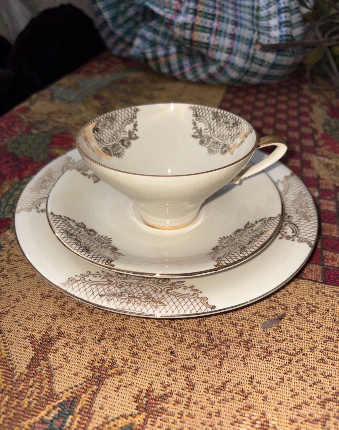 Ensemble de tasse + sous tasse + assiette