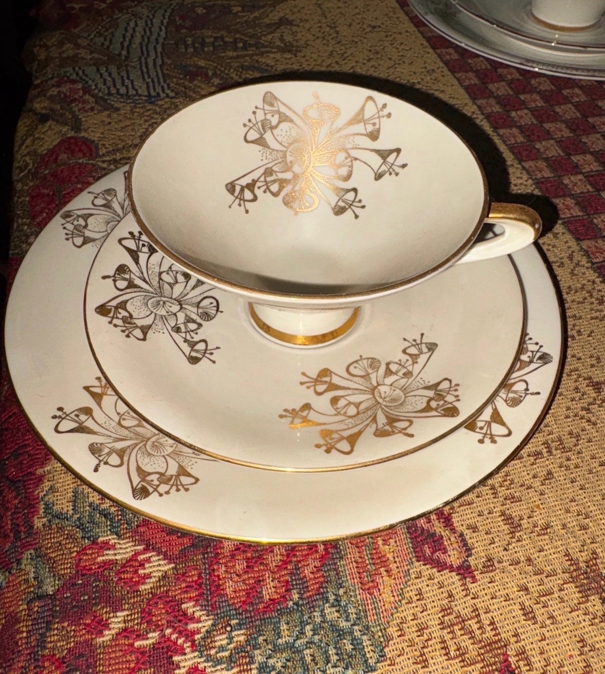 Tasse + sous tasse + assiette