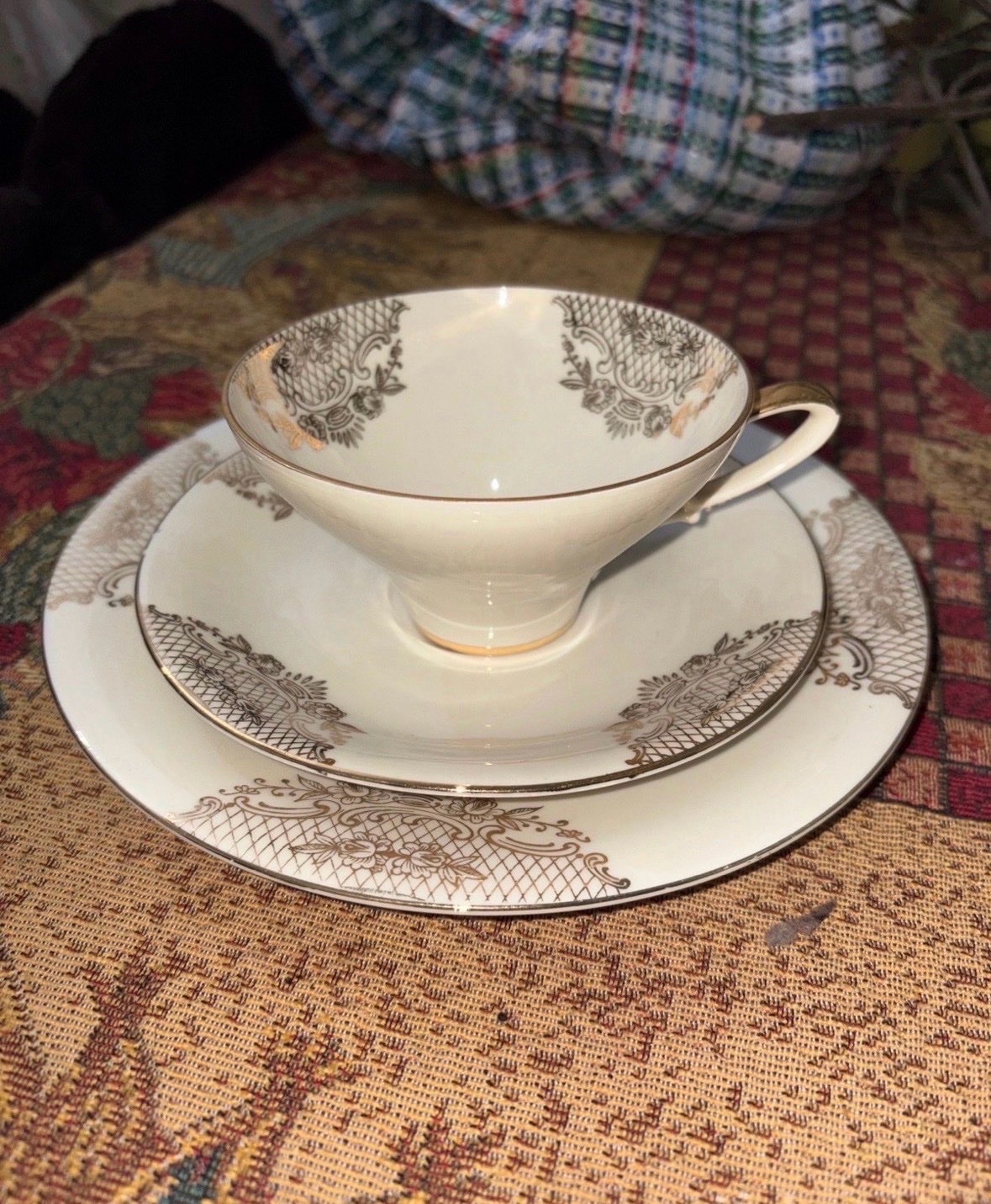 Tasse + sous tasse + assiette