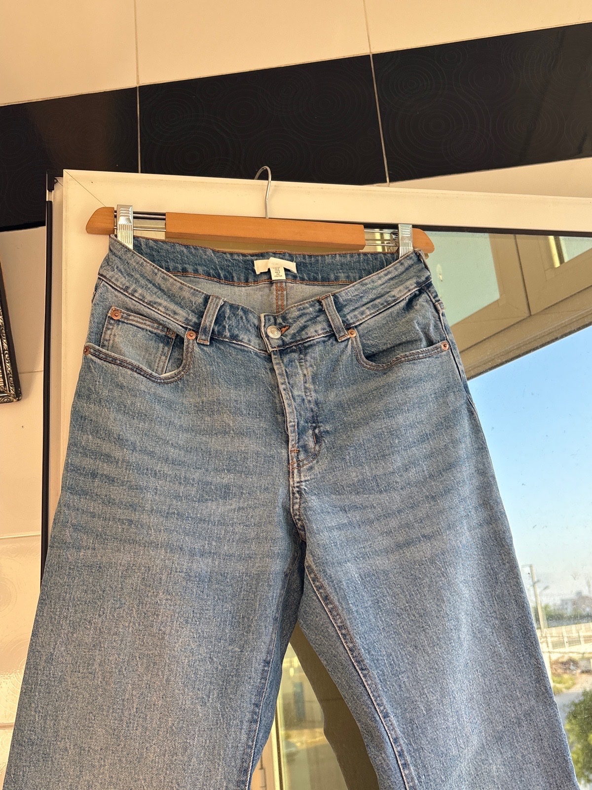 H&M buttoned flare jeans 