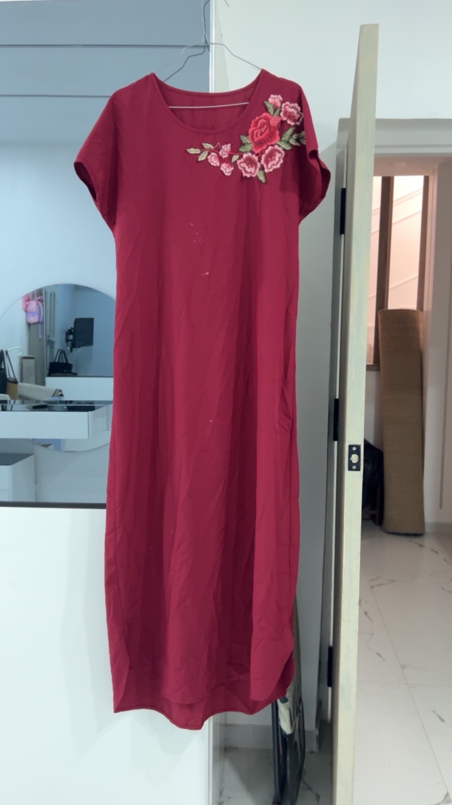 Robe rouge bordeaux